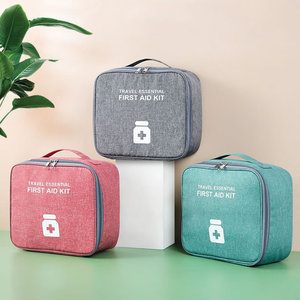Nueva bolsa de almacenamiento de medicamentos con múltiples compartimentos personalizada al por mayor, botiquín de primeros auxilios de mano a prueba de humedad - Product Image 3