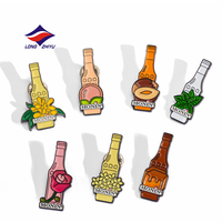 Longzhiyu, fabricant depuis 20 ans, artisanat métallique direct, badges en émail doux pour boissons et bières, fabrication sur mesure, badge métallique d'identité de vignoble