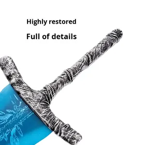 Dark Moon Greatsword para <span class=keywords><strong>Elden</strong></span> <span class=keywords><strong>Ring</strong></span> <span class=keywords><strong>1</strong></span>:<span class=keywords><strong>1</strong></span> Modelo de metal completo Adorno sin afilar con grabado tallado Ideal para periféricos de juego - Product Image 4