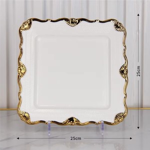 Set di Stoviglie in <span class=keywords><strong>Porcellana</strong></span> Rettangolare con Intarsi Dorati, Moderno e Lussuoso, Resistente al Calore, Portatile e Riutilizzabile - Product Image 1