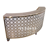 Comptoir de bar de mariage moderne de luxe en acier inoxydable doré pour intérieur avec roulettes pour tables de bar pour événements
