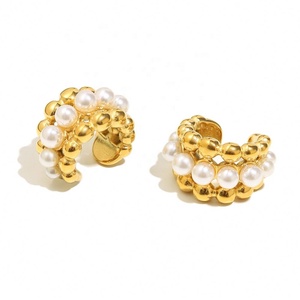 Boucles d'oreilles tendance pour femmes en or 18 carats avec imitation de perles, style européen et américain, nouvelles boucles d'oreilles géométriques simples en acier inoxydable pour cadeau - Product Image 6