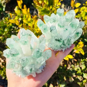 Toptan doğal büyük Reiki kaya yeşil kuvars kristal küme ham benzersiz kristal küme dekorasyon için