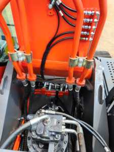 Escavatore cingolato da 36000kg con motore Cummins 194kw 1,8 m ³ secchio Kawasaki valvola 10705mm - Product Image 6