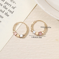 Boucles d'Oreilles Créoles Kinnear Coréennes Style Dubaï 3 Tons Plaqué Or 14 Carats, Perlées en Boucle, Fabrication Artisanale pour Femmes et Enfants