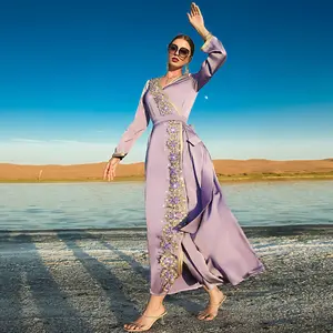 धुंध बैंगनी नई भारी उद्योग हाथ सिलना हीरा पोशाक दुबई पर्यटन पोशाक
