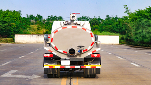 Camion d'aspiration des excréments diesel de 2 m de SAIC Yuejin, norme Euro 2, performances fiables pour diverses conditions de travail - Product Image 5