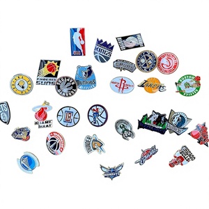Broche de recuerdo de baloncesto con el logo de los Lakers, Warriors, Bucks, Nets, Clippers, con recubrimiento en polvo, artículos de regalo para fanáticos de China, decoraciones. - Product Image 1