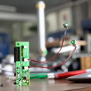 Bán buôn 2.4G xe nhỏ đầy đủ quy mô bảng mạch phát pcba tích cực/Tiêu cực thiết bị đầu cuối dây chiết 1 oz Đồng - Product Image 3