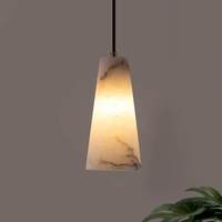 Lustre moderne en marbre naturel espagnol avec éléments décoratifs en cuivre pour salle à manger, bar, chambre, cuisine ou îlot, salle d'exposition