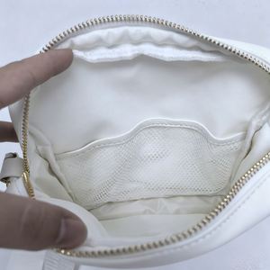 Sac bandoulière de voyage en nylon pour femme, imprimé personnalisé, avec fermeture éclair, thème parc d'attractions, imperméable - Product Image 2