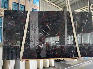 حجر طبيعي نادر بلون الورد الداكن صديق للبيئة ومتين بلون فريد مع عروق حمراء وملمس مصقول لردهات الفنادق والفيلات والمطابخ وغرف الطعام - Product Image 4