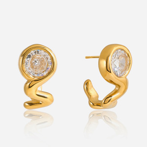 Pendientes de botón en tono dorado con circonita, diseño geométrico de onda, engaste en bisel, para uso diario - Product Image 1