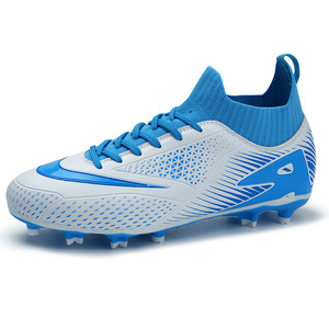 Nuevas zapatillas de fútbol para hombre y mujer con tacos largos y tacos divididos, zapatillas de entrenamiento antideslizantes para adolescentes y estudiantes. - Product Image 1