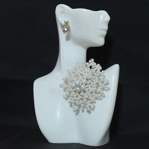 人気の手作りパールブローチ - Product Image 5