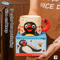 Vente en gros de tasses à café en céramique mignonnes et imprimées OOWOV 13OZ Pingu, faites à la main, mignonnes et rondes, pour la maison et le bureau, cadeau idéal pour les couples