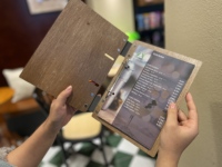 Carpeta de Menú Clásica de Madera con Logotipo Personalizado Grabado con Láser, A5, Personalizable, de Cuero Sintético con Anillas Metálicas para Menús de Cafetería