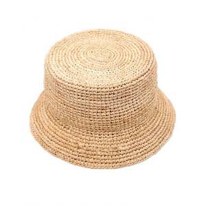 Chapeau Bob en Paille de Raphia Fait Main par un Créateur Personnalisé pour Femme, Protection Solaire pour la Plage, le Quotidien, le Sport, les Activités de Plein Air et les Tenues Décontractées - Product Image 1