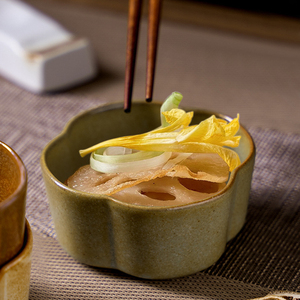 Plat à sauce soja en forme <span class=keywords><strong>de</strong></span> fleur à vendre, petit plat rétro en céramique émaillée multicolore pour restaurant - Product Image 5