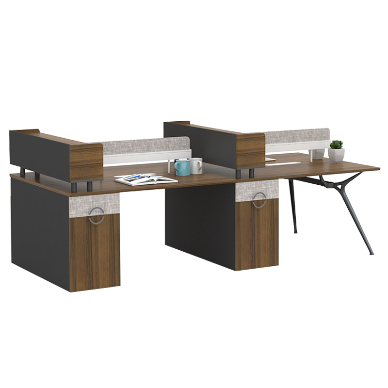 Bureau pour quatre personnes