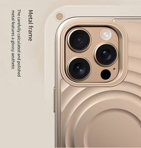 <span class=keywords><strong>Coque</strong></span> magnétique à chargement sans fil pour <span class=keywords><strong>iPhone</strong></span> 13 16 Pro Max Plus Soft Ripple Liquid Silicon Fashionable Shockproof Protector - Product Image 2