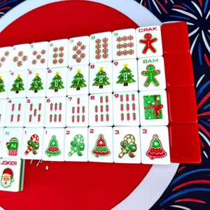 Juego de Mahjong Americano Rojo de Lujo con Diseño Navideño Personalizado, con Cuatro Capas de Fichas Acrílicas y 160 Fichas de Juego Grabadas - Product Image 1