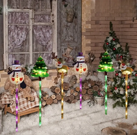 Nouvelles lumières de Noël solaires pour pelouse, décorations colorées de Père Noël et de rennes pour une ambiance festive