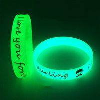 Pulseras elásticas promocionales personalizadas con logotipo, pulsera de goma luminosa de silicona que brilla en la oscuridad personalizada