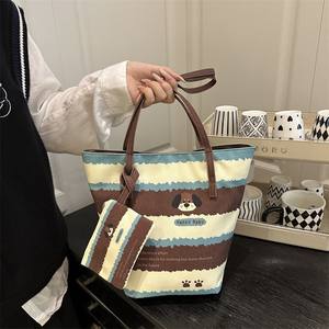 2026 Neue Cartoon-Bär Leinwand-Handtasche für Damen Große Kapazität Niedliche Modische Feng Shui Bucket-Schultertasche - Product Image 3