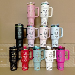 Bottiglia Termica in Acciaio Inox con Incisione Laser, Manico e Cannuccia, Tazza Termica Personalizzata con Animale Cartoon Topo 40oz - Product Image 1