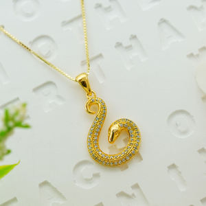 Opulento Colgante Cuadrilobular de Oro Sólido de 9K/14K/18K con Esmalte Negro y Diamantes de Laboratorio Engastados a Mano para Regalo - Product Image 5