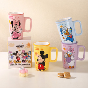 Tazza in Ceramica Mickey & Amici 500ml, Grande Capacità, Tazza da Caffè Dritta, Simpatica Tazza per Acqua con <span class=keywords><strong>Cartoni</strong></span> <span class=keywords><strong>Animati</strong></span> per Ufficio e Casa - Product Image 1