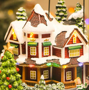 Decoración <span class=keywords><strong>de</strong></span> Casa Navideña Artesanal Original Personalizada Pintada a Mano Villa <span class=keywords><strong>de</strong></span> Navidad con Luz LED y Santa en Trineo con Movimiento Ascendente y Descendente - Product Image 3