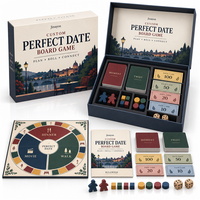 Jeu de planification de rendez-vous personnalisé PERFECT DATE pour deux joueurs avec des billets de DATE factices, des pièces en bois et un plateau en papier mat