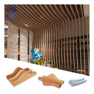 Controsoffitto in Alluminio a Doghe, Sistema di Profili in Alluminio Effetto Legno, Design con Varie Forme, Controsoffitto Metallico a Strisce - Product Image 1