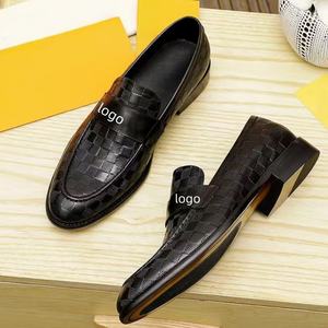 Chaussures Oxford en cuir véritable faites à la main pour hommes 2005 Nouvelles chaussures en cuir décontractées pour affaires Chaussures en cuir pointues pour affaires formelles - Product Image 3