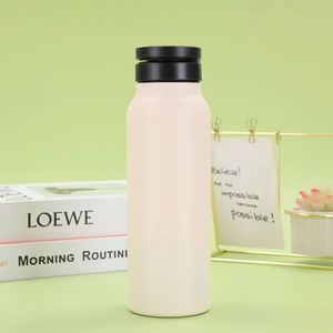 Bouteille de sport à couvercle magnétique de 24 oz, en acier inoxydable 304, thermos isolé pour la salle de sport, les voyages et les activités de plein air - Product Image 6