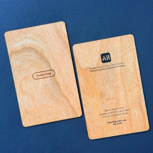 Carte-clé d'hôtel en bois de noyer noir naturel de haute qualité avec NFC et logo personnalisé pour serrures de porte d'hôtel de luxe - Product Image 3