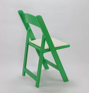 Chaise de réception en plastique à prix avantageux pour événements et fêtes - Product Image 1
