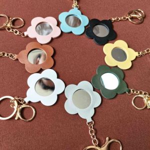 Personalized Cute Peach Heart Mirror Keychain Lighted Cosmetic PU Leather <b>Makeup</b> Bag Hanging Decoration Perfect for <b>Makeup</b> <b>Tool</b> - Product Image 3