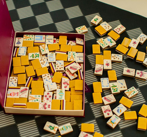 Juego de Mahjong Americano de Lujo con Temática La Vie En Mahj, en Amarillo, Diseño Moderno de Alta Gama para 4 Jugadores, Material de Melamina - Product Image 2