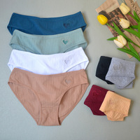 Sous-vêtement d'été en coton mi-haut pour femmes européennes et américaines, culotte croisée en forme de cœur mignon pour étudiantes, taille tricotée solide