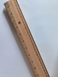Règle de tailleur en bois de hêtre avec échelle en pouces pour l'enseignement - Product Image 3