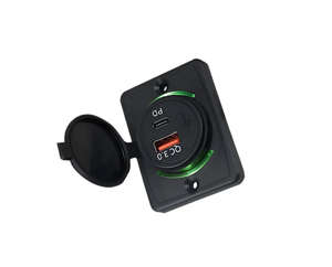 Cargador de Coche Universal de 12-24V con Doble Puerto PD y Doble Puerto USB QC3.0 de Carga Súper Rápida - Product Image 1