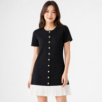 Robe en tricot noire pour femme avec bordure contrastante, manches courtes, col rond, mini, marque privée, vente en gros