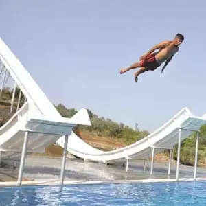 Beste Kwaliteit Goedkope Water Park Apparatuur Glasvezel Slip N Fly Water Glijhelling Zwembad Slides