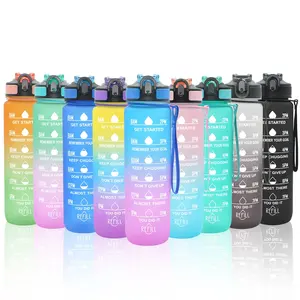 Botellas de agua personalizadas a prueba de fugas Color degradado Gimnasio Deportes motivacionales Botella de agua de plástico con marcador de tiempo