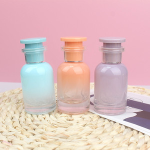 30ml <b>Empty</b> Atomizer <b>Spray</b> Perfume Glass <b>Bottle</b> 1oz Flat Round Shape Candy Color Perfume Glass <b>Bottle</b> with Pump <b>Spray</b> Cap - Product Image 2