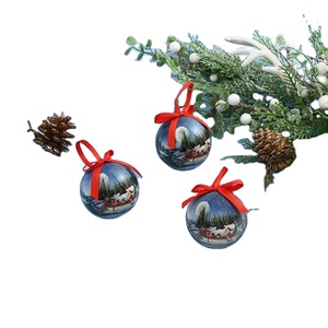Boules de Noël suspendues incassables personnalisées en gros pour la décoration d'arbre de Noël - Product Image 1