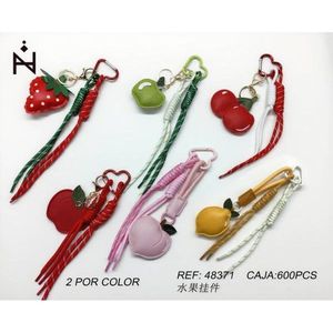 Llavero con Colgante de Frutas, 2 por Color, Frutas Surtidas, Accesorio de Moda - Product Image 3